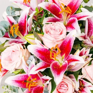 Subtle freshness – Roses and Lilies